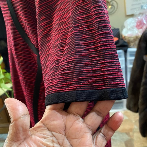 BEAUTIFUL - Picture 3 of 5